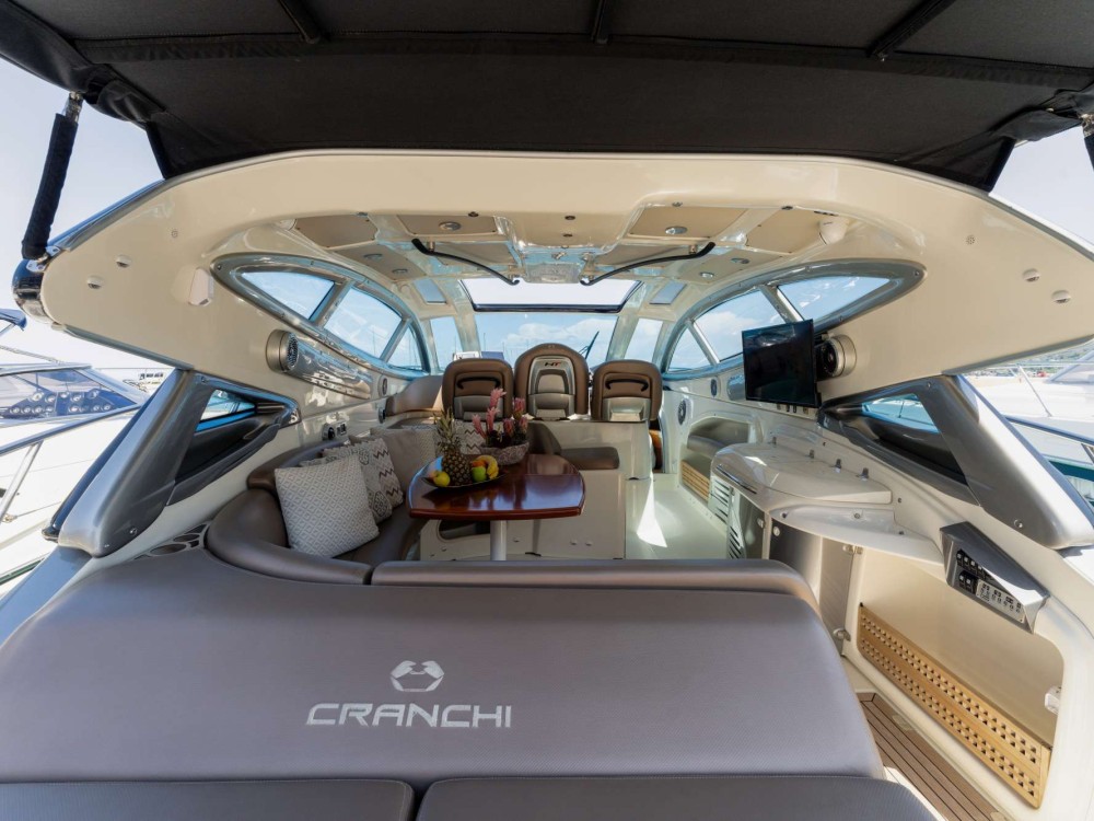 Excursion Cranchi 47 HT